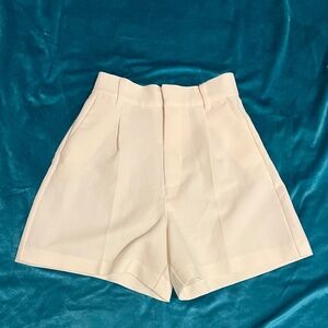 White shorts Abercrombie & Fitch